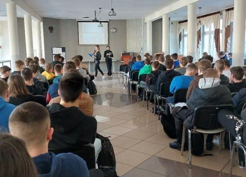 Bzpieczni latem